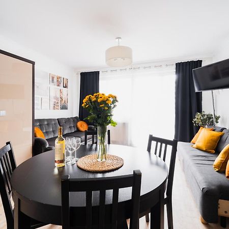 Apartment Old Town - 3 Rooms - 2 Bathrooms - 12 People - Parking Place Wrocław Buitenkant foto